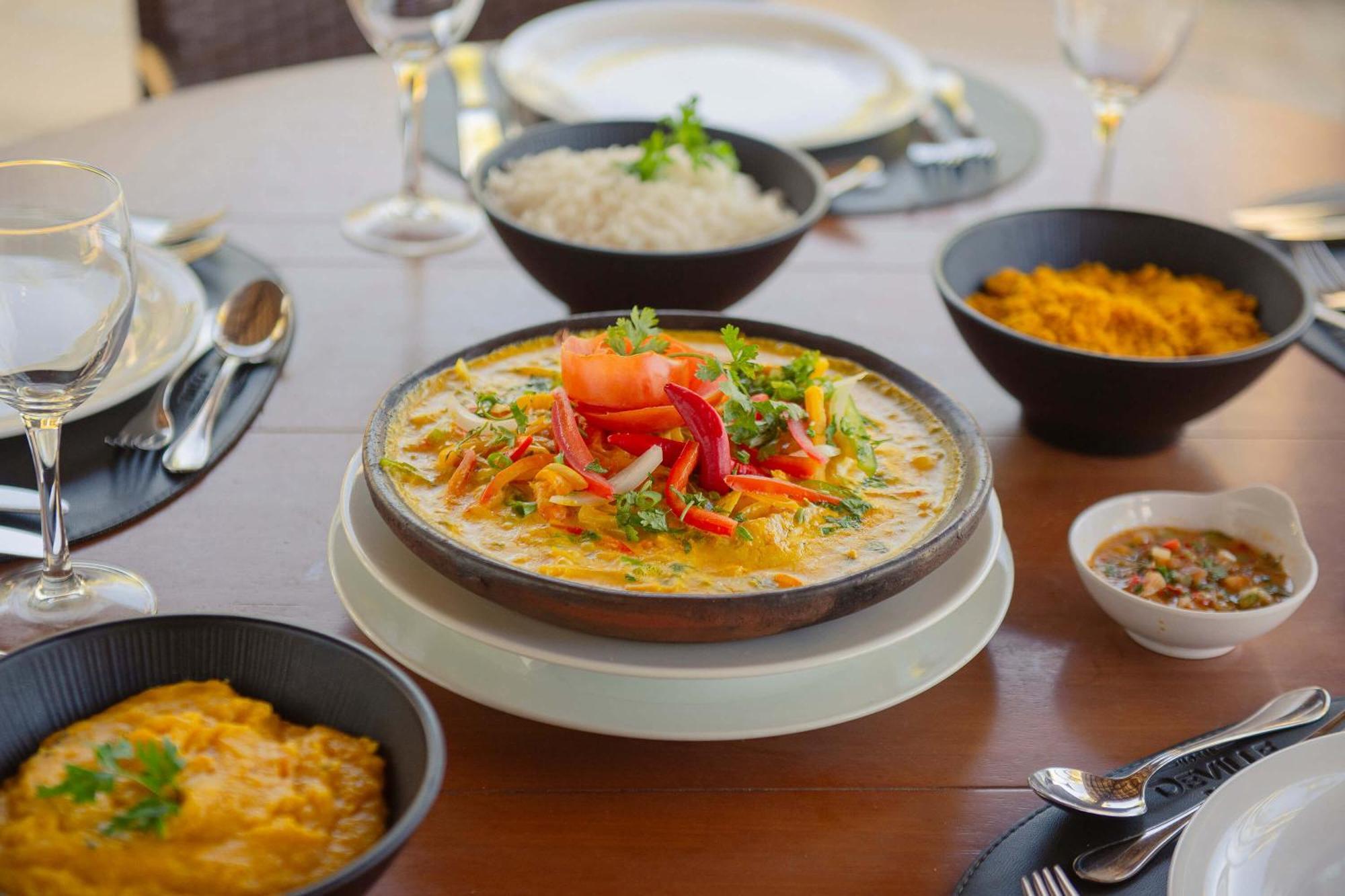 فندق ديفيل برايم سلفادور السلفادور المظهر الخارجي الصورة Indian cuisine