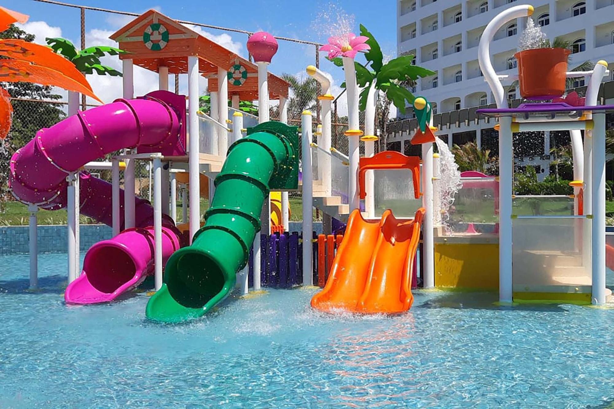 فندق ديفيل برايم سلفادور السلفادور المظهر الخارجي الصورة Water park