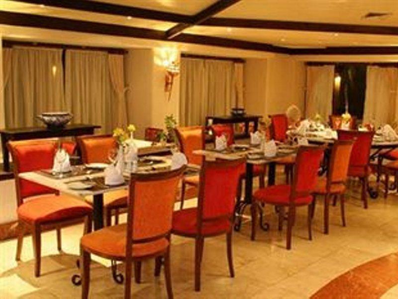 فندق ديفيل برايم سلفادور السلفادور المظهر الخارجي الصورة The interior of the restaurant